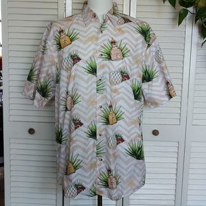 Simply Perfect Patron Tequila Pineapple Tropical Print Shirt Size L – Like New